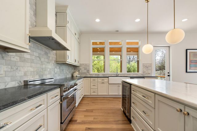 1200 Roosevelt Drive, Chapel Hill, NC 27514