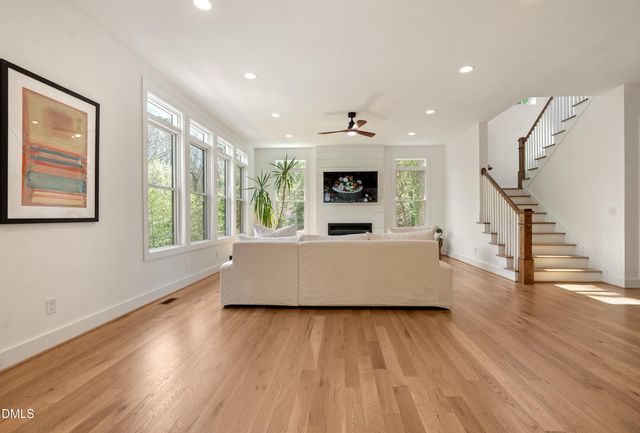 1200 Roosevelt Drive, Chapel Hill, NC 27514