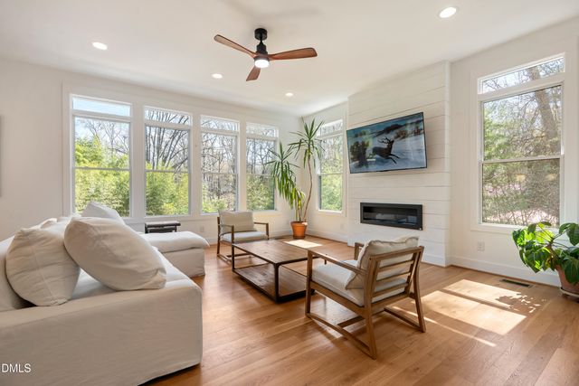 1200 Roosevelt Drive, Chapel Hill, NC 27514