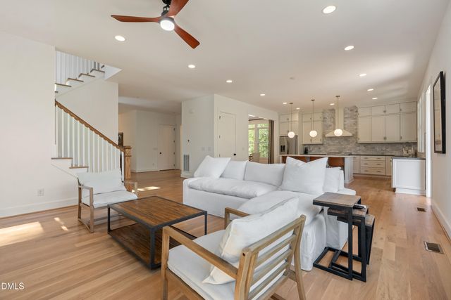 1200 Roosevelt Drive, Chapel Hill, NC 27514