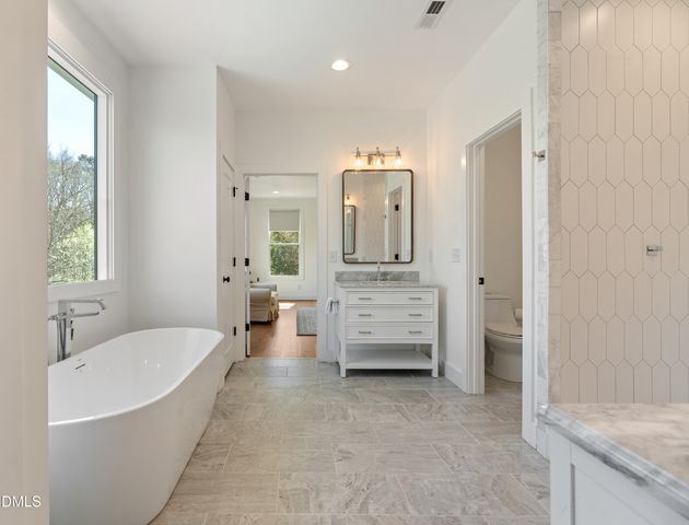 1200 Roosevelt Drive, Chapel Hill, NC 27514