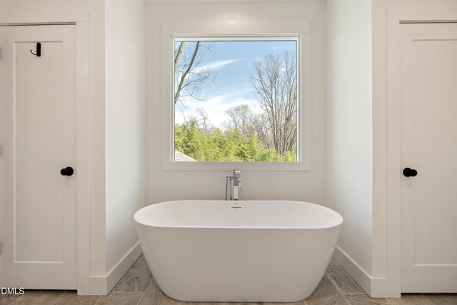 1200 Roosevelt Drive, Chapel Hill, NC 27514