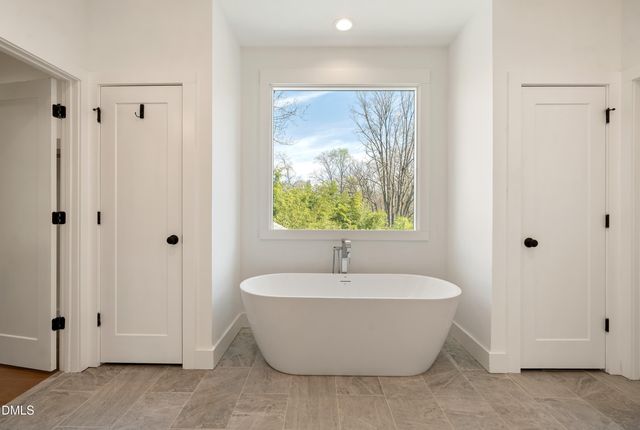 1200 Roosevelt Drive, Chapel Hill, NC 27514