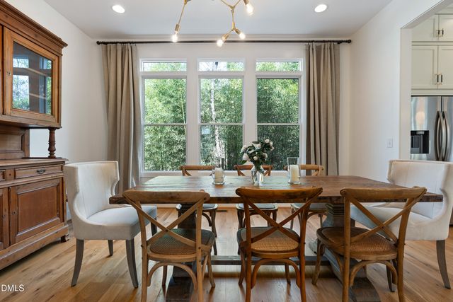 1200 Roosevelt Drive, Chapel Hill, NC 27514