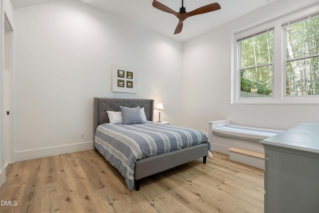 1200 Roosevelt Drive, Chapel Hill, NC 27514