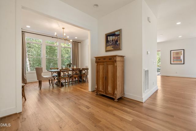 1200 Roosevelt Drive, Chapel Hill, NC 27514