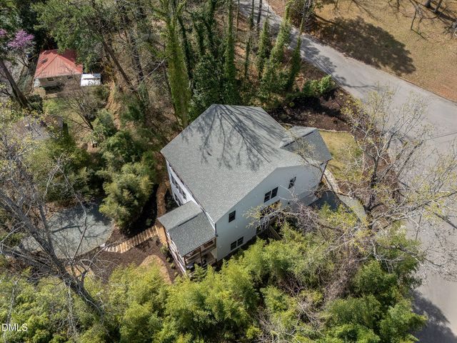 1200 Roosevelt Drive, Chapel Hill, NC 27514