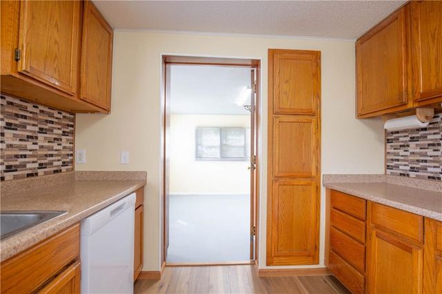 20 Schwartz Avenue, Excelsior Springs, MO 64024