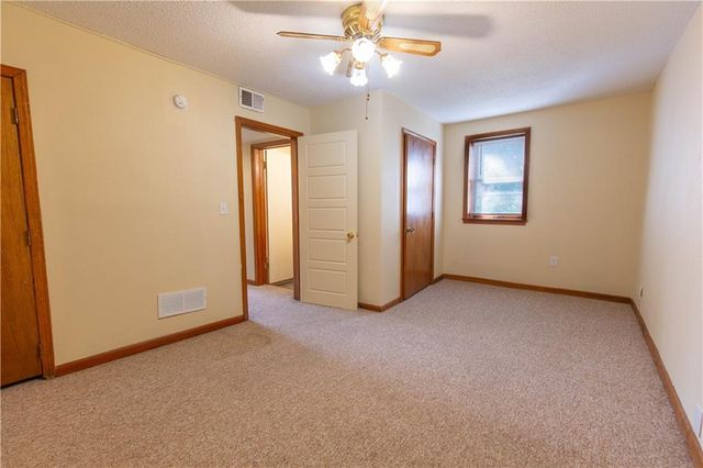 20 Schwartz Avenue, Excelsior Springs, MO 64024