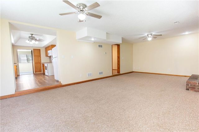 20 Schwartz Avenue, Excelsior Springs, MO 64024