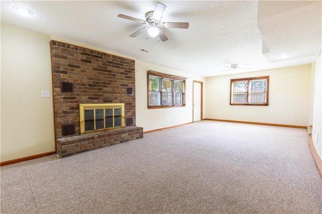 20 Schwartz Avenue, Excelsior Springs, MO 64024