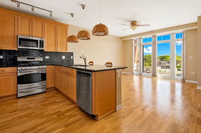 120 N Northwest Highway N 307, Park Ridge, IL 60068