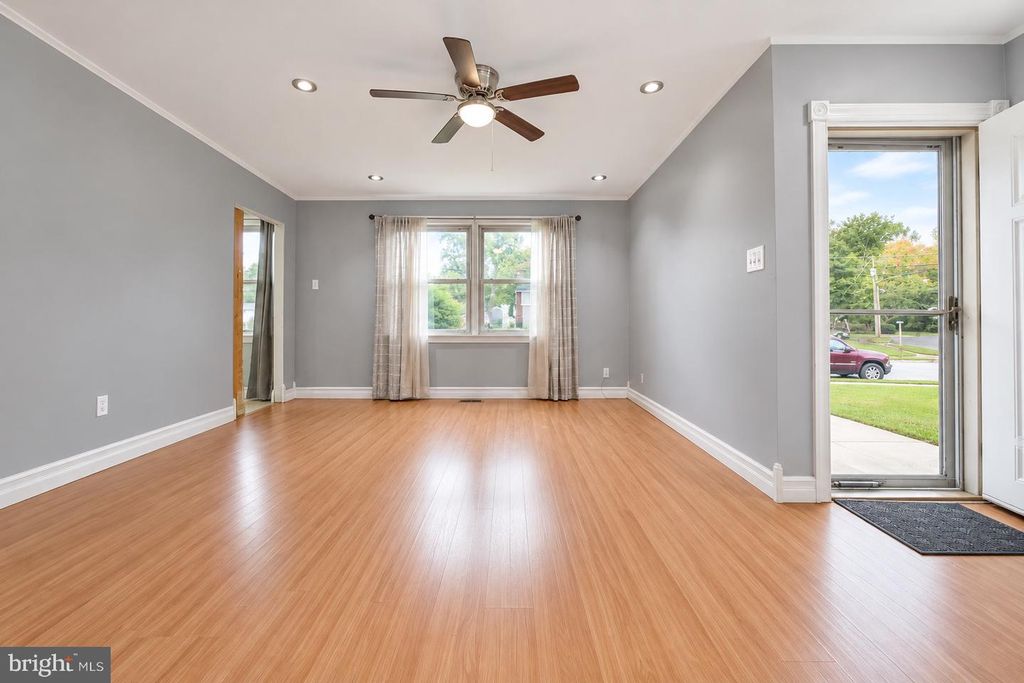 111 GLENBROOK DR, MOUNT LAUREL, NJ 08054 — photo 2