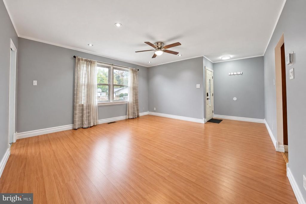 111 GLENBROOK DR, MOUNT LAUREL, NJ 08054 — photo 3
