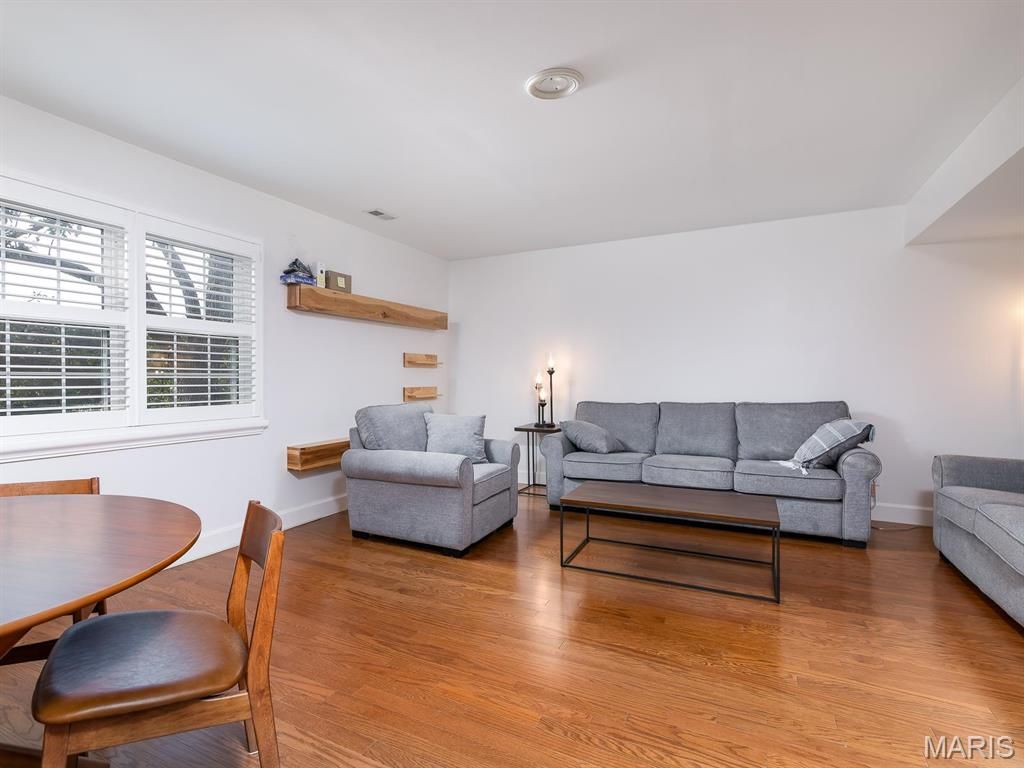 1724 Redbird Cove, St Louis, MO 63144
