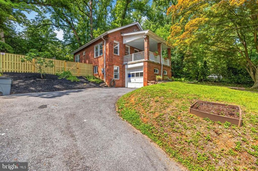 5312 TUSCARAWAS RD, Bethesda, MD 20816