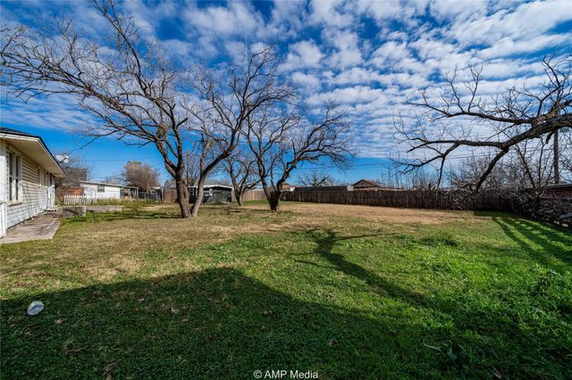 2025 Avenue Avenue N, Anson, TX 79501