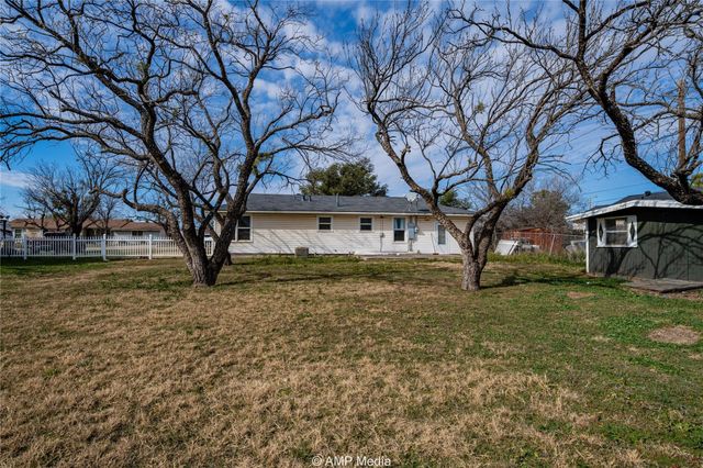 2025 Avenue Avenue N, Anson, TX 79501