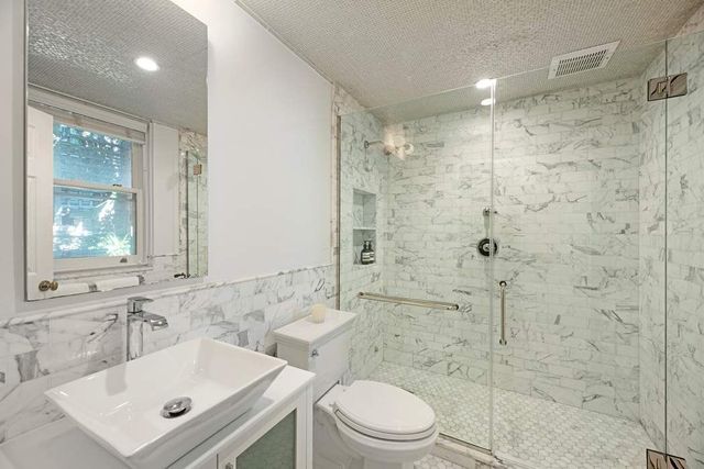 238 W 11th Street, New York City, NY 10014