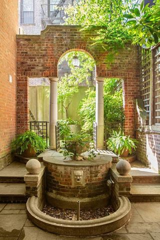 238 W 11th Street, New York City, NY 10014