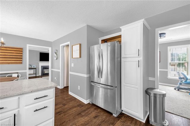 1516 Squires Lane, Kernersville, NC 27284