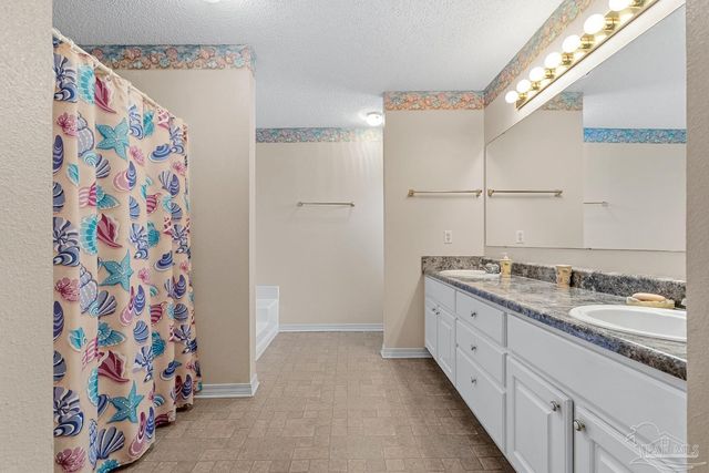 1683 Condor Dr, Pensacola, FL 32533