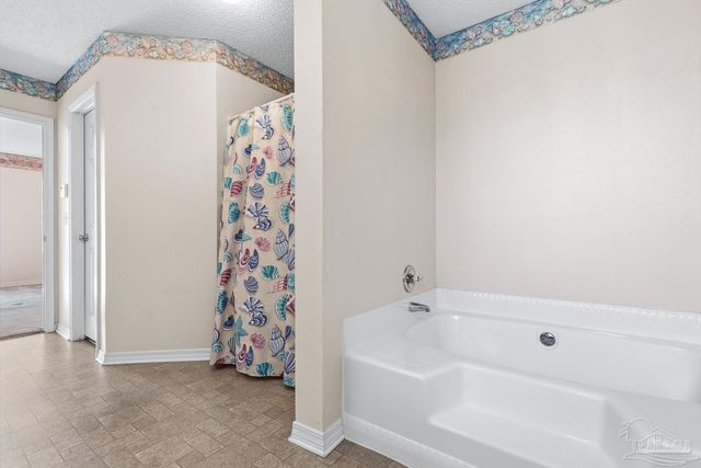 1683 Condor Dr, Pensacola, FL 32533