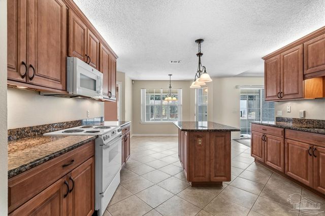 1683 Condor Dr, Pensacola, FL 32533