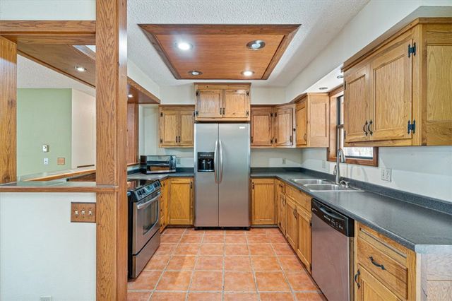 15 Venus Avenue, Holiday Island, AR 72631