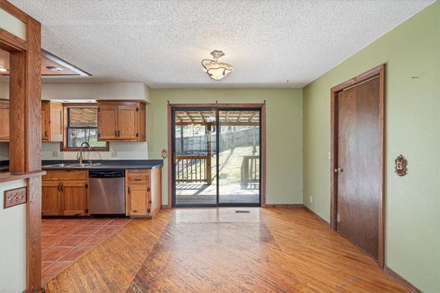 15 Venus Avenue, Holiday Island, AR 72631