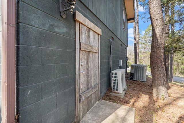 15 Venus Avenue, Holiday Island, AR 72631