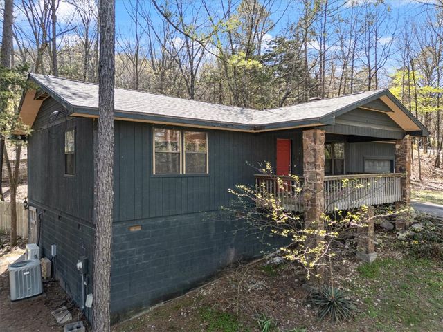 15 Venus Avenue, Holiday Island, AR 72631