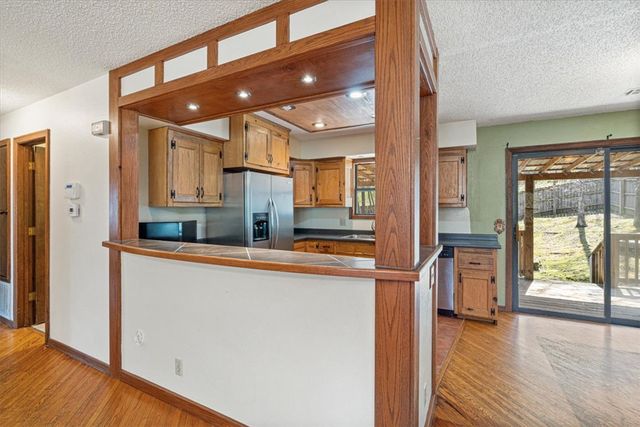 15 Venus Avenue, Holiday Island, AR 72631