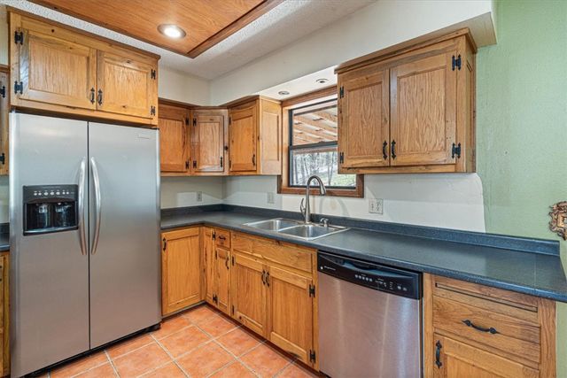 15 Venus Avenue, Holiday Island, AR 72631