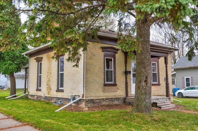 401 S Montgomery Street, Watertown, WI 53094