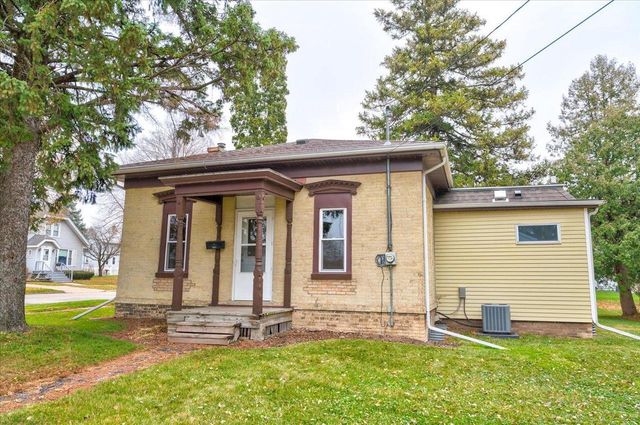 401 S Montgomery Street, Watertown, WI 53094