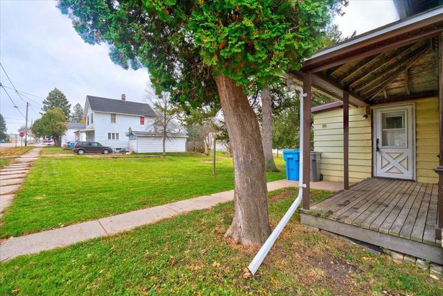 401 S Montgomery Street, Watertown, WI 53094