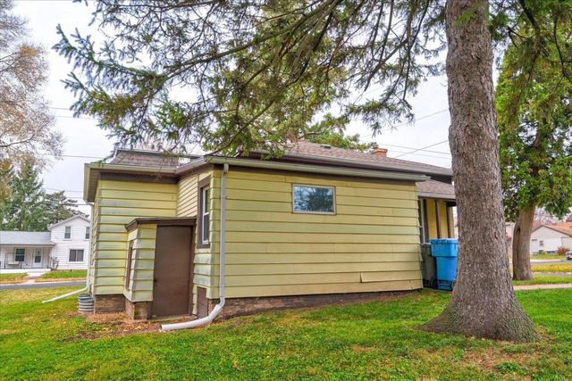 401 S Montgomery Street, Watertown, WI 53094