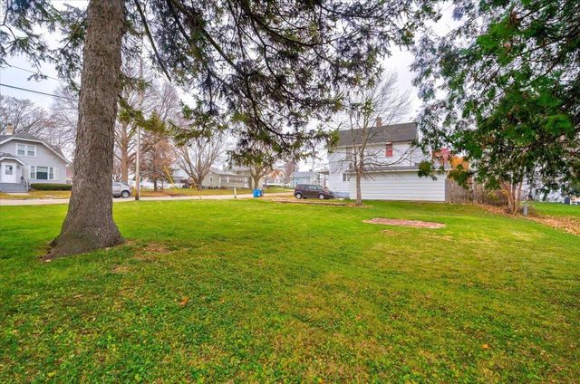 401 S Montgomery Street, Watertown, WI 53094