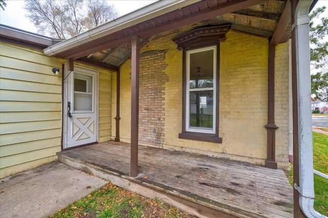 401 S Montgomery Street, Watertown, WI 53094