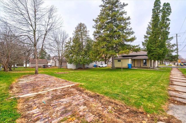 401 S Montgomery Street, Watertown, WI 53094