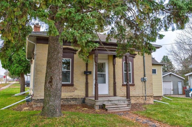 401 S Montgomery Street, Watertown, WI 53094