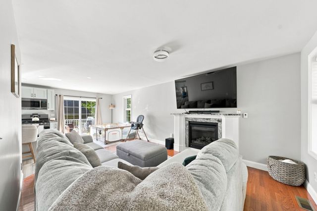 60 Avery St, New Bedford, MA 02745