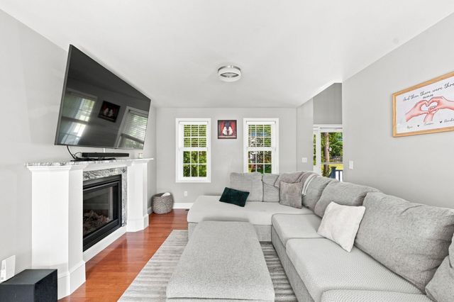 60 Avery St, New Bedford, MA 02745