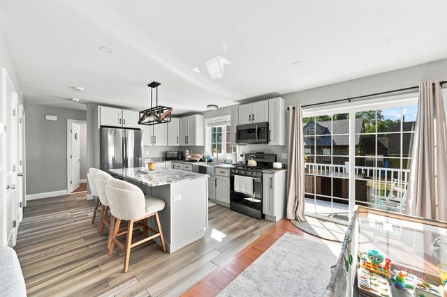 60 Avery St, New Bedford, MA 02745