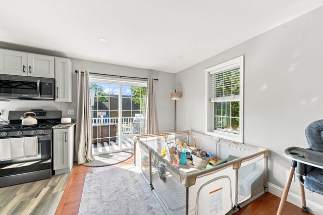 60 Avery St, New Bedford, MA 02745