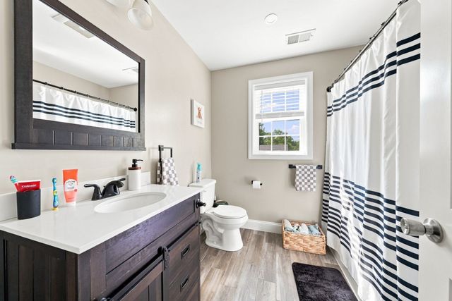 60 Avery St, New Bedford, MA 02745