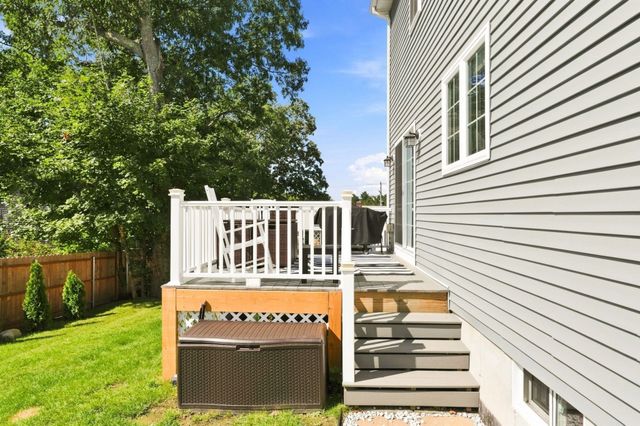 60 Avery St, New Bedford, MA 02745