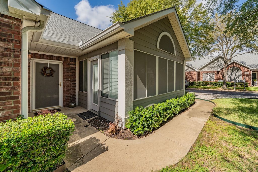 918 Bridges Drive, Arlington, TX 76012 — photo 2
