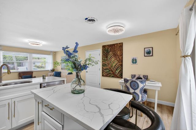 140 W 31st Court, Riviera Beach, FL 33404